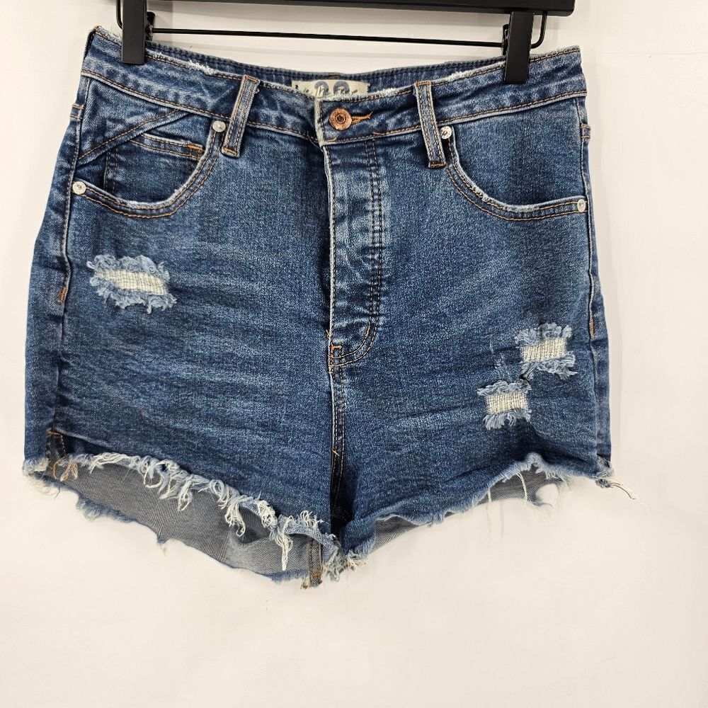 Free people curvy shorts 29 stretchy summer vacation denim